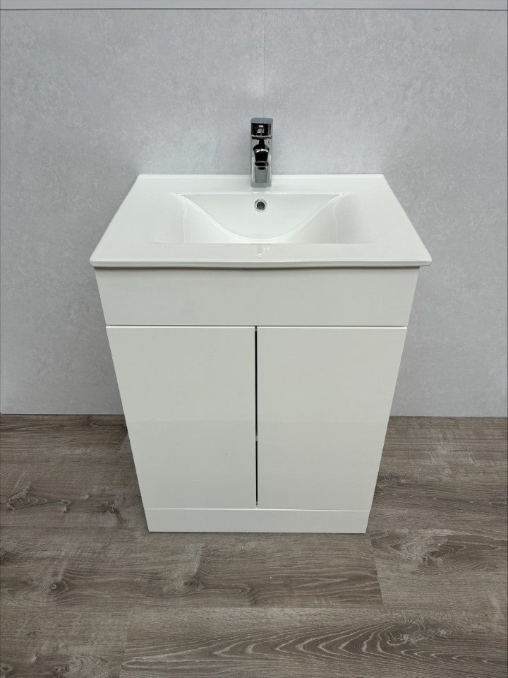Damaged - Lili 600 Gloss White & Brand new Thin 600 Basin, handles included