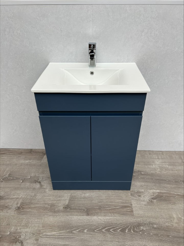 Damaged - Empire 600 Blue & Brand new Thin 600 basin