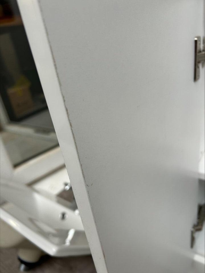 Damaged - Lili 600 Gloss White (handles included) & Brand new Thin 600 basin