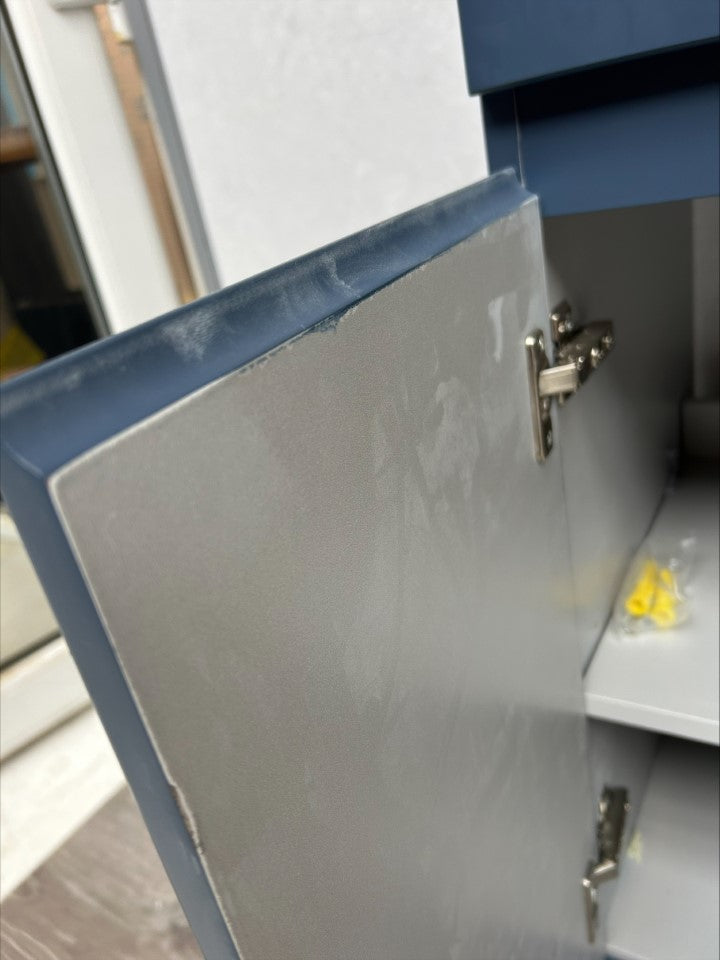 Damaged - Empire 600 Blue & Brand new Thin 600 basin